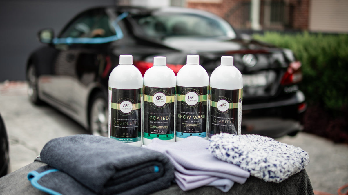 Car wash and glass cleaning kit with ABSOLUTE, COATED, SNOW WASH and CLARITY 1L, drying towel, cloth and wash mitt